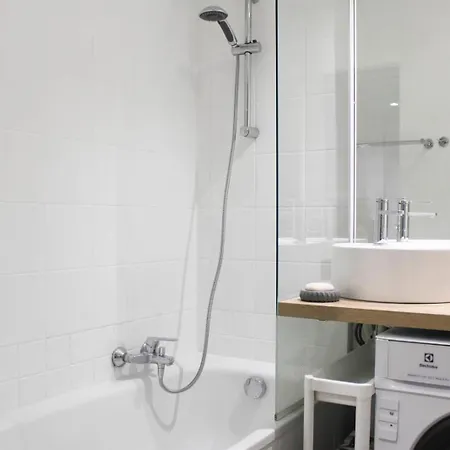 Appartement Charming With Balcony In *